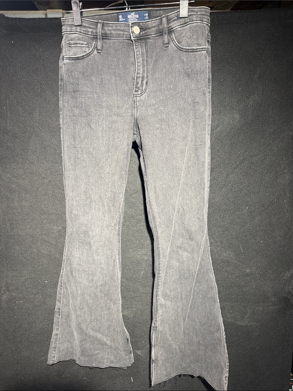 Hollister High-Rise Flare Jeans – Size 9R – Black